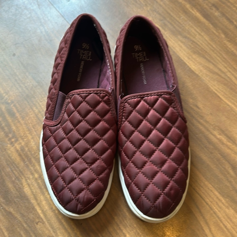 Time and Tru memory foam shoes.